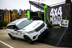 Naujiems visureigiams surengė dvigubą išbandymą – kurie pasirodė geriausiai?