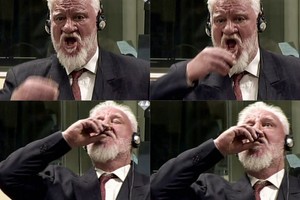 Mirė Hagos teisme nuodų išgėręs karo nusikaltėlis