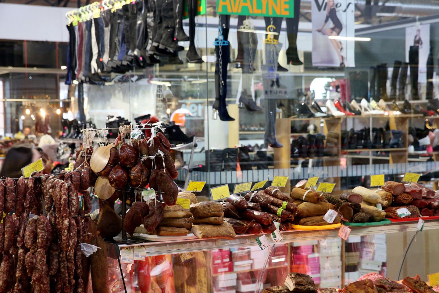  Halės turgų turistai galės aplankyti savarankiškai ir taip pažinti ne tik jau šimto metų Vilniaus turgaus istoriją, bet ir leistis į kulinarinę kelionę.<br> R.Danisevičiaus nuotr.