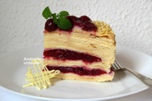 Tortas iš sluoksniuotos tešlos pastovėjęs bus dar skanesnis