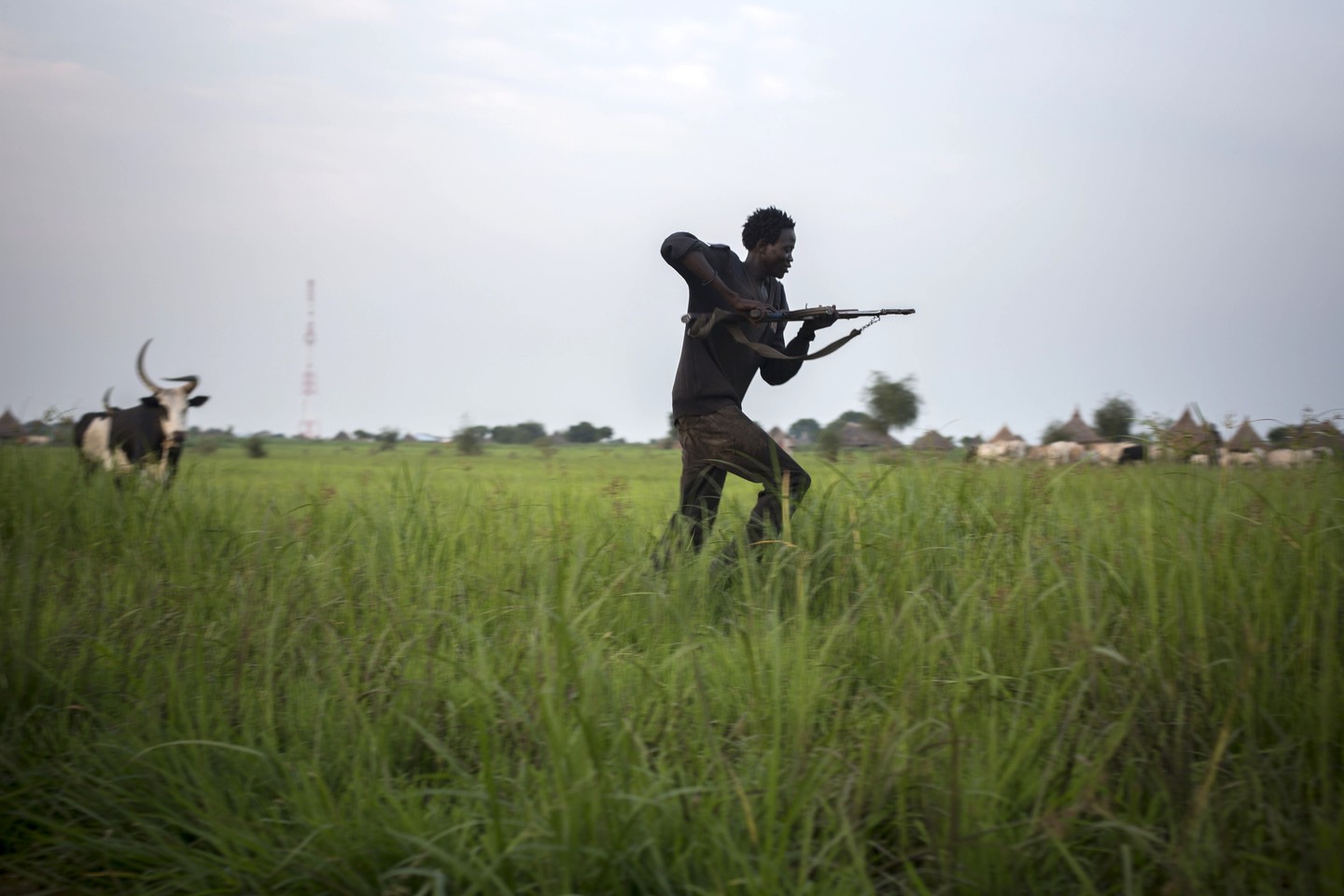  Pietų Sudano gentys nerimtsta.<br> AFP/„Scanpix“ nuotr.