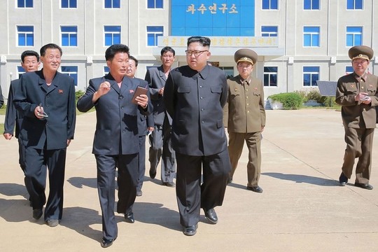 Rusija numoja ranka į JAV raginimus nutraukti ryšius su Šiaurės Korėja