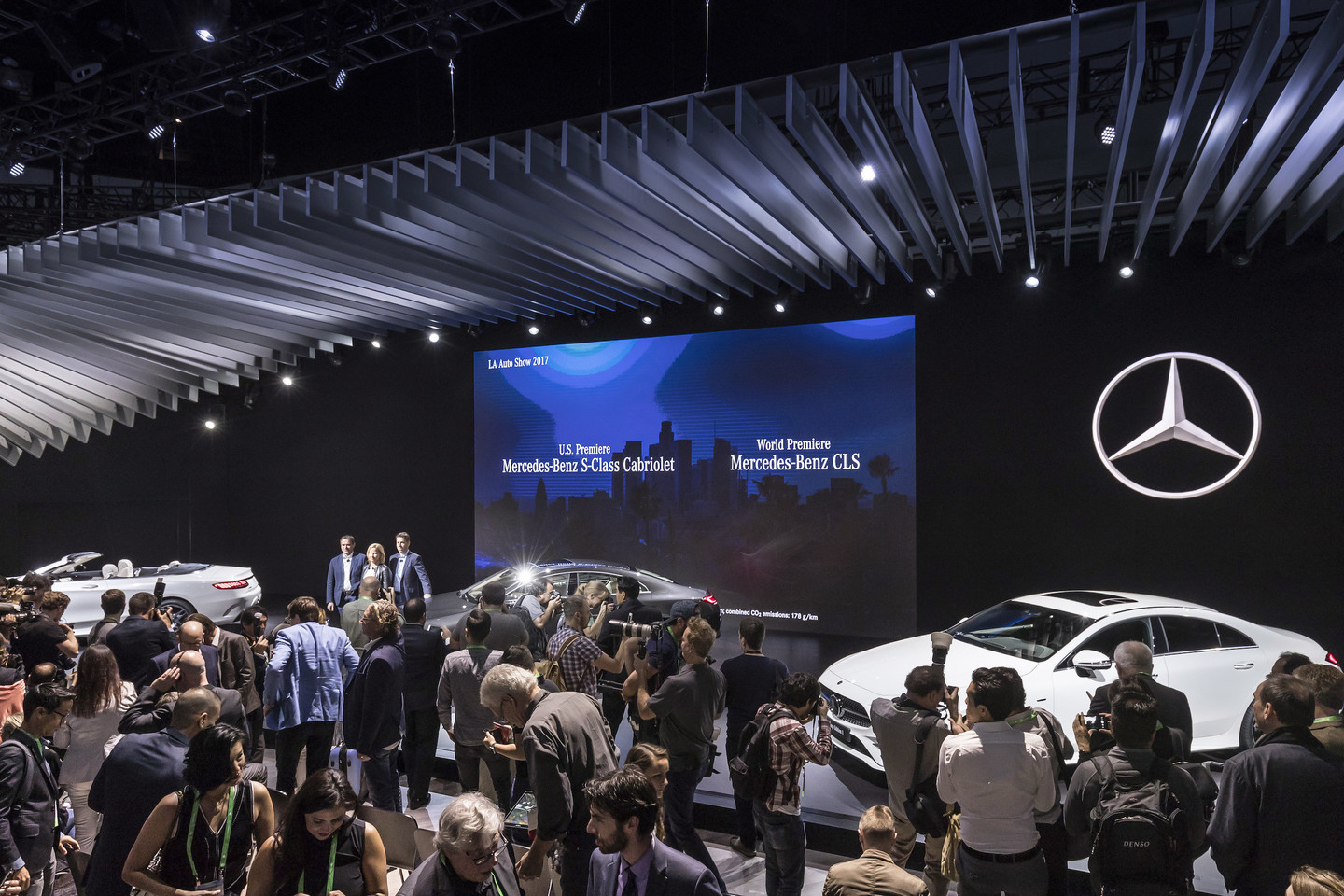Naujasis „Mercedes-Benz CLS“ Europos rinkas pasieks 2018 metų kovą.<br>Gamintojo nuotr.