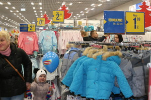 Į Lietuvą įžengė Lenkijos prekybos tinklas: pirmieji pirkėjai jau patikrino kainas