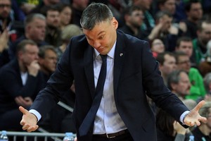 Šaro įsiūtis Tel Avive: „Maccabi“  trenerius aprėkė dėl šnipinėjimo