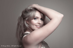 Išgirskite: atlikėja Marija Akelan pristato naują dainą ir pirmąjį savo albumą