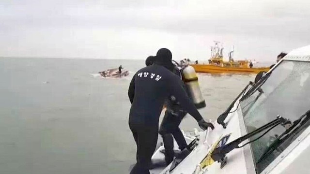 Pietų Korėjoje žvejų laivas susidūrė su tanklaiviu, 13 nuskendo