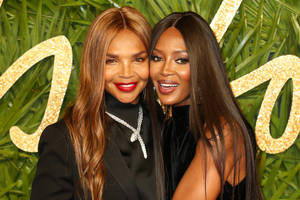 Neįtikėtina: 66-erių modelio Naomi Campbell mama stebina jaunyste