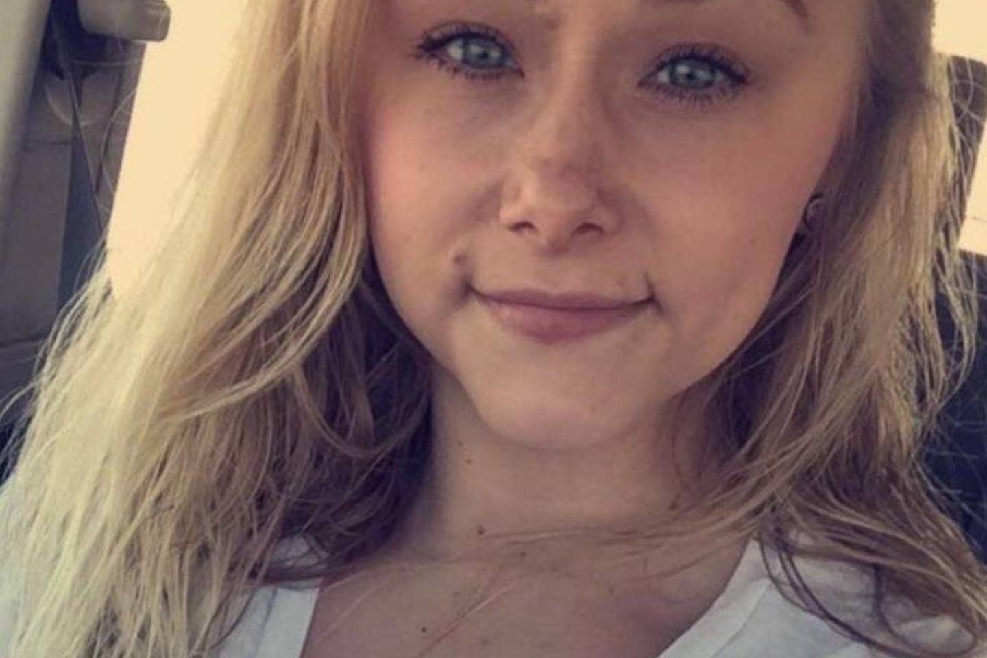 S.Loofe dingo po antrojo pasimatymo su viena moterimi.<br> „Twitter“ nuotr.