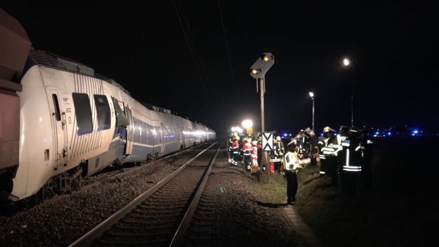 Vokietijoje susidūrė du traukiniai, nukentėjo 50 keleivių