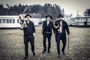 „Baltic Balkan“ metus baigia su trenksmu: naujas kūrinys, albumas ir Kalėdų fiesta