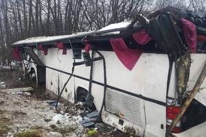 Ukmergės r. apsivertė autobusas, medikų rankose – 35 vaikai