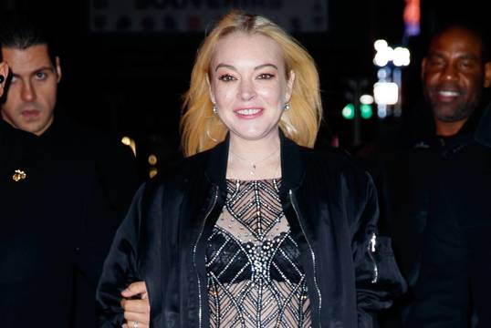 Islamo tikėjimą priėmusi Lindsay Lohan vakarėlyje nevengė atviros aprangos