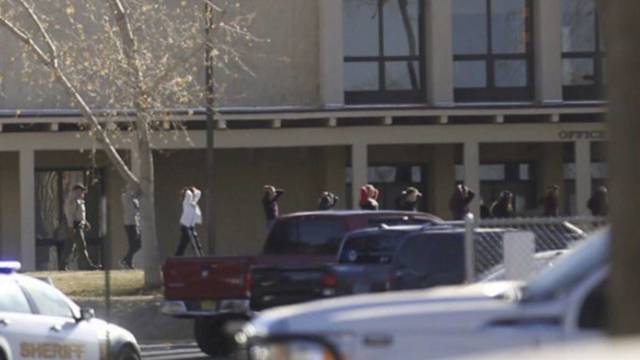 Per šaudynes JAV mokykloje žuvo 2 moksleiviai 