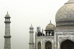 Indija susidūrė su nenumatyta problema bandydama išvalyti Tadž Mahalą