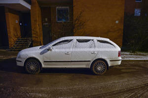 Slidžiame kelyje vairuotojai nėra bejėgiai