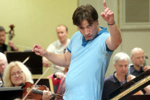 Žymios dirigentų dinastijos atžala nutarė skambiai pažymėti Baltijos valstybių šimtmečius