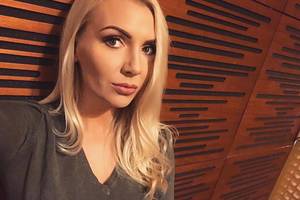 Po skyrybų Monika Šedžiuvienė su sūnumi džiaugiasi pasakiška eglute