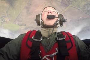 Pamatykite: Martynas Levickis ryžosi ekstremaliam išbandymui danguje