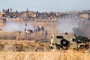 Per susirėmimus prie Gazos Ruožo sienos Izraelio kariai nušovė palestinietį