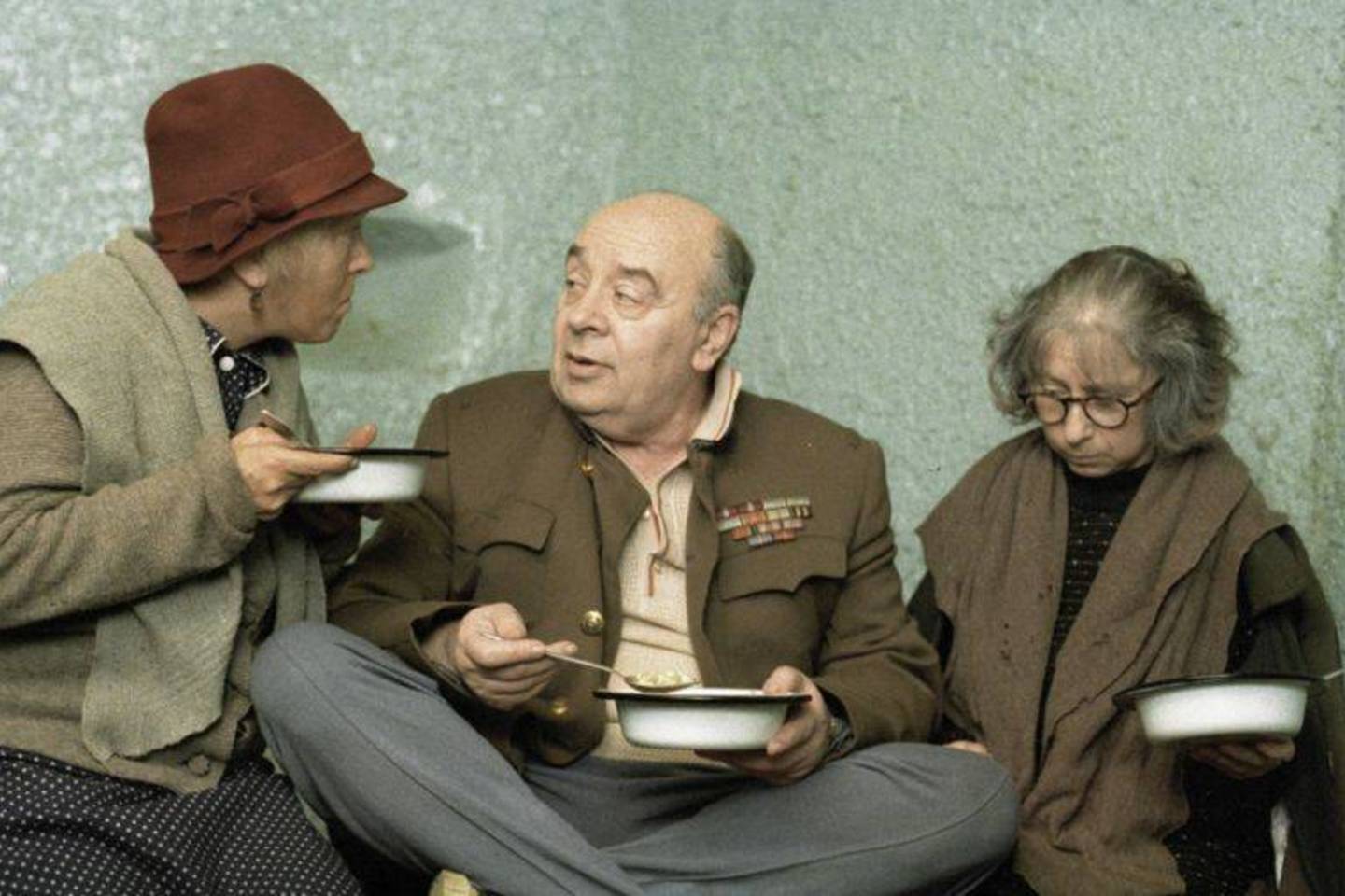 Aktoriai O.Volkova, L.Bronevojus ir L.Achedžakova režisieriaus E.Riazanovo filme „Dangaus pažadas“.