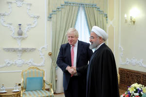 Britų užsienio reikalų sekretorius vizitą Irane užbaigė susitikimu su Hasanu Rouhani
