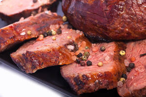 Švenčių stalui – gardus ir sultingas jautienos kepsnys