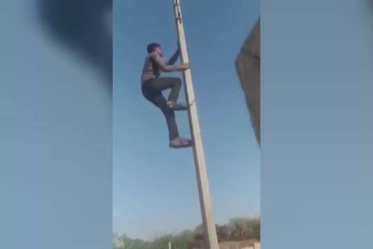 Pamirškite kraną – vyras sugalvojo genialiai paprastą laipiojimo priemonę