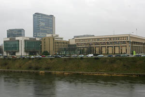 Gėda už išrinktą valdžią: „Kaip alkani vilkai žiūrite į mano piniginę“