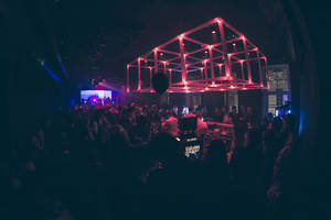 Viešnamis, sniego žmogus ir tatuiruotės – 8 įdomūs faktai apie klubą „Opium“