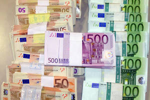 Bankų veiklos rodikliai: augantis finansavimas ir elektroninių atsiskaitymų spurtas