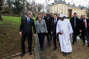 Paryžiaus viršūnių susitikime rasta naujų pinigų ir technologijų kovai su klimato kaita