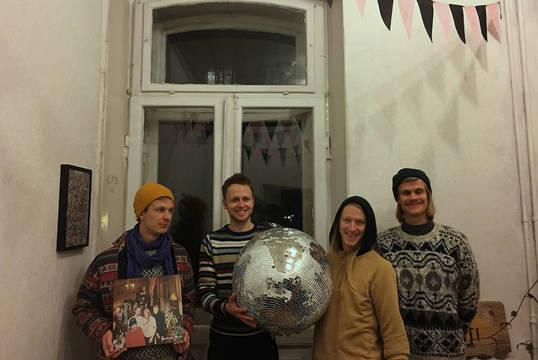 „Garbanotas Bosistas“ kviečia į vienintelį albumo pristatymo koncertą 