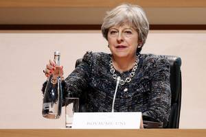 Th. May pralaimėjo šalies parlamento balsavimą dėl „Brexit“ įstatymo projekto 