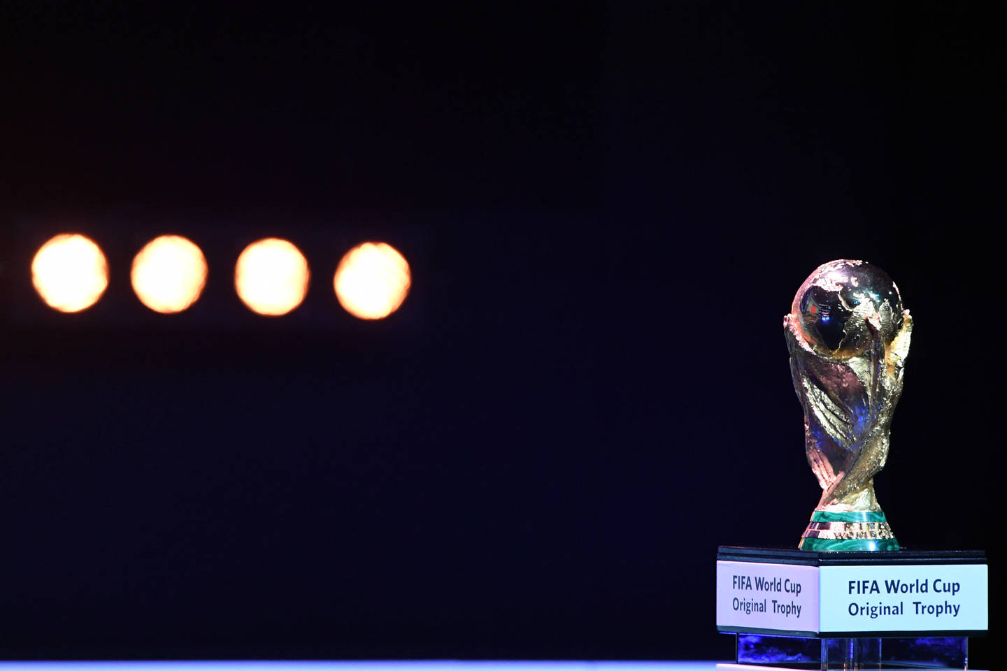  Artėjantis pasaulio futbolo čempionatas Rusijoje atbaido turistus kosminėmis kainomis.<br> AFP/Scanpix nuotr.