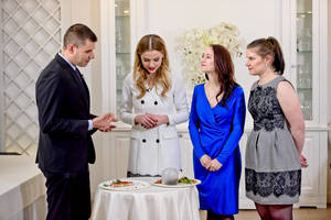 Į populiaraus serialo sezono uždarymo vakarėlį susirinko būrys žinomų aktorių