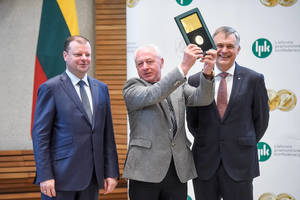 Štai kas verti aukso – nedegantys megztiniai ir picos iš šokolado