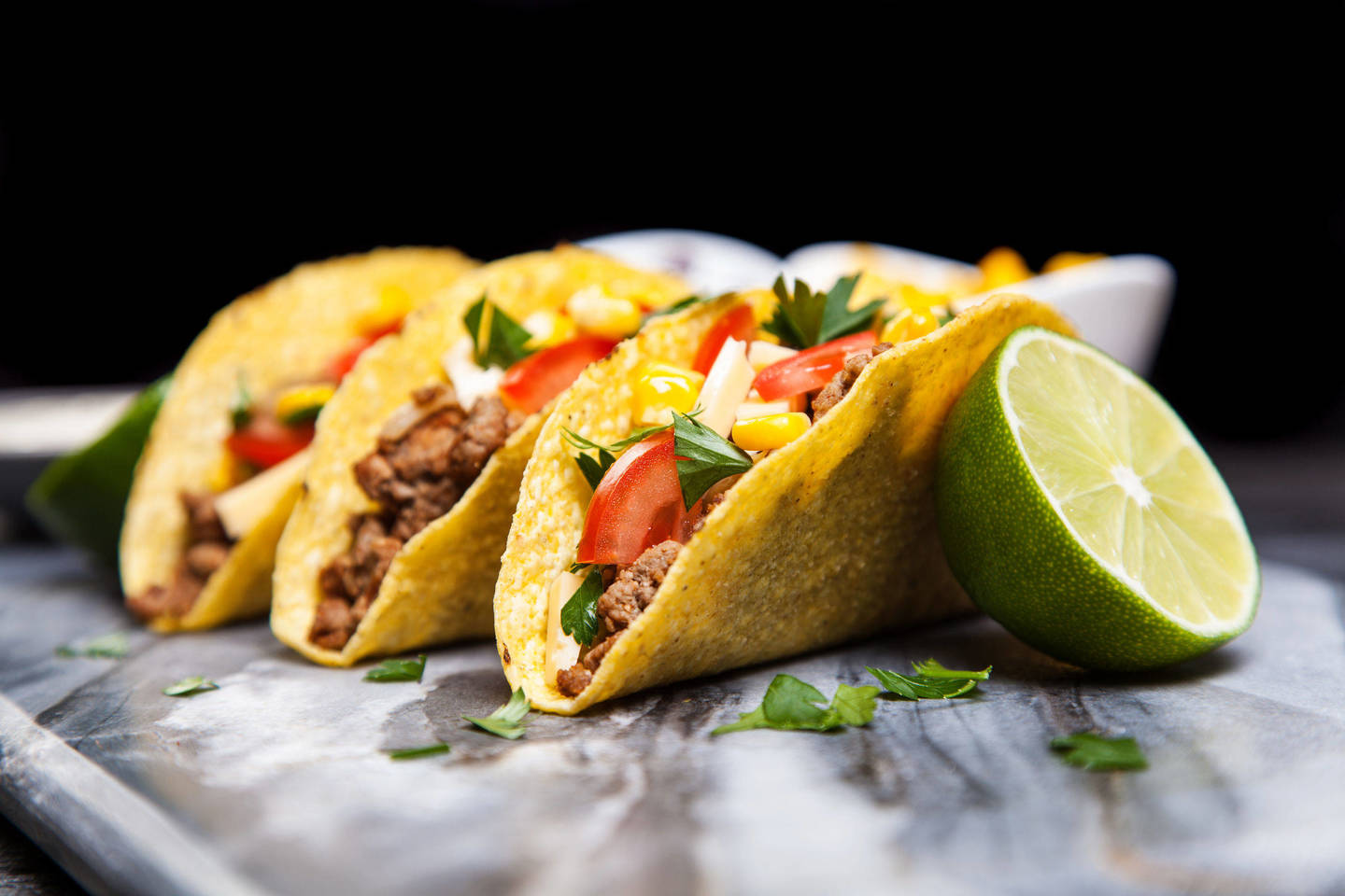  Meksikietiški užkandžiai takai (tacos).<br> 123rf.com nuotr.