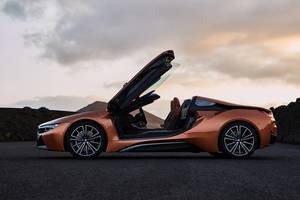 Sportinis BMW i8 hibridas nuo šiol – ir be stogo