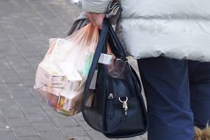 Vyriausybė siūlo kol kas nesvarstyti visiško vaistų kompensavimo sulaukusisiems 75-erių