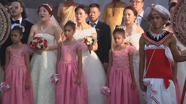 Kinija ir Šri Lanka diplomatinį jubiliejų pažymėjo masinėmis vestuvėmis