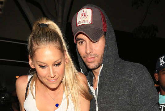  Enrique Iglesias su Ana Kurnikova susilaukė dvynukų