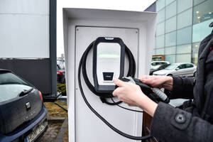 Lietuvoje - jau beveik 600 elektromobilių: vairuotoja papasakojo apie iššūkius