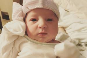 JAV moteris pagimdė neįtikėtiną kūdikį