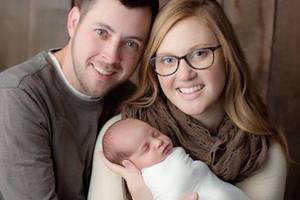 Neįtikėtina istorija: gimė mergaitė, kuri už savo mamą teoriškai jaunesnė tik metais