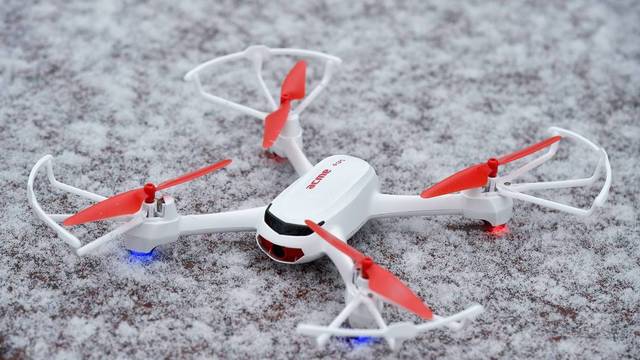 Bandymas – ką gali lietuviškas dronas už 100+ eurų
