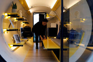 Meta gelbėjimosi ratą vargstantiems – siūlo gyventi vamzdžiuose