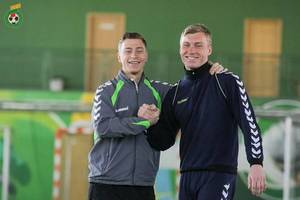 Per plauką nuo tragedijos – futbolo aikštėje susmukusį vyrą išgelbėjo treneriai