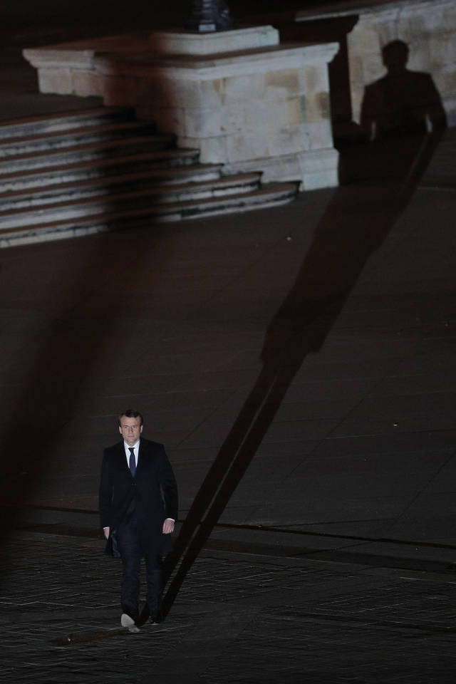  Emmanuelis Macronas pakeliui į Prancūzijos prezidento postą. Gegužės 7 d., Paryžius (Prancūzija).<br> AP nuotr.