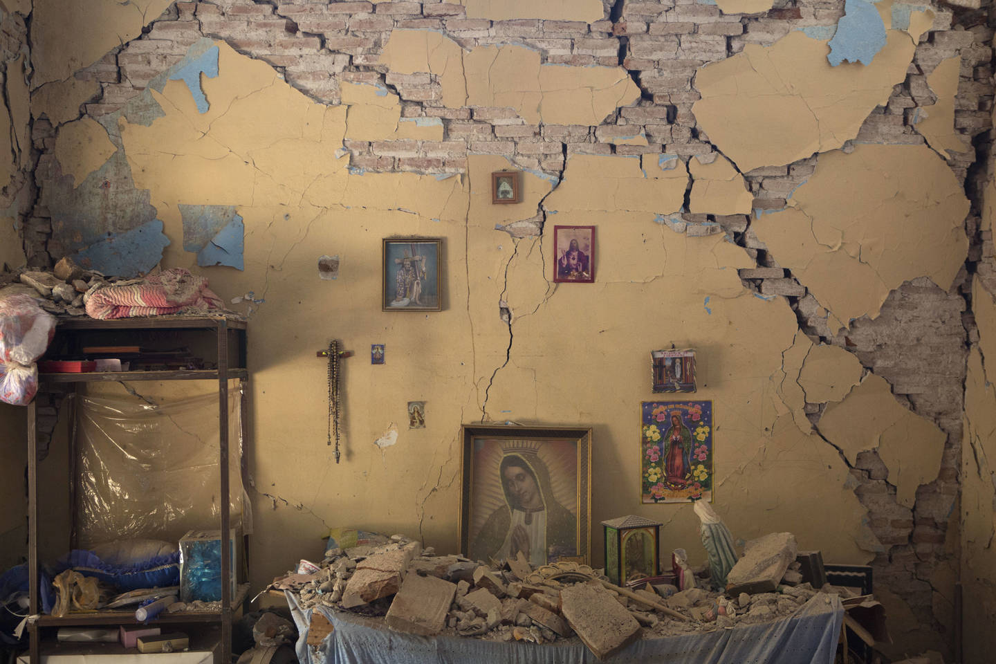  Kambarys po žemės drebėjimo. Rugsėjo 9 d., Jučitanas (Meksika).<br> AP nuotr.